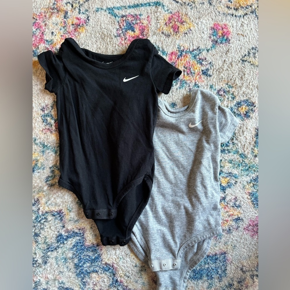 Nike Bodysuits - 18 Months